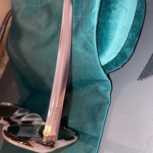 Gucci sunglasses, brand new hardly worn. In perfect condition.